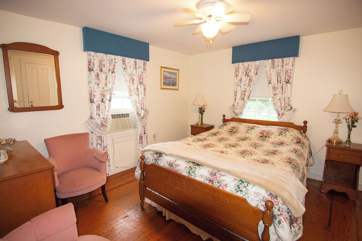 Room 40 of 142