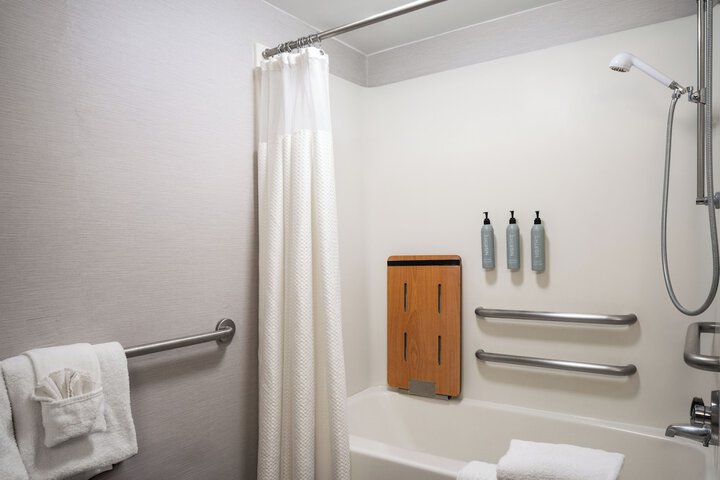 Courtyard by Marriott Hartford Cromwell