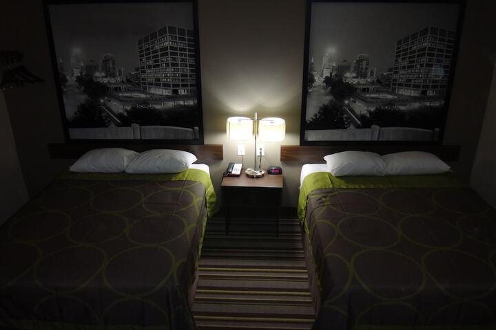 Room 13 of 19