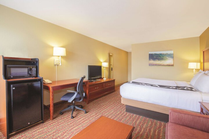 Room 16 of 39