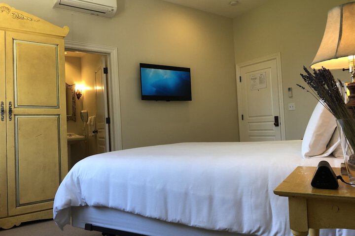 Room 15 of 32