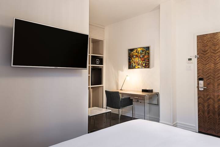 Room 17 of 31