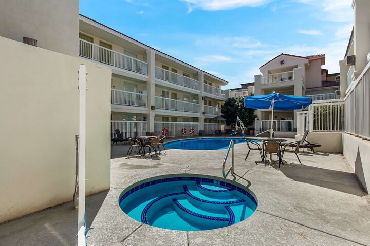 Pool 6 of 55