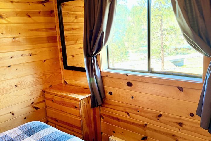 Mountain View Lodge & Cabins