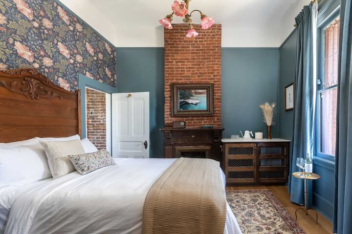 Room 28 of 56