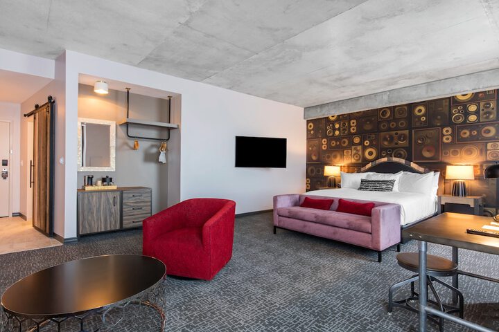 Room 44 of 86