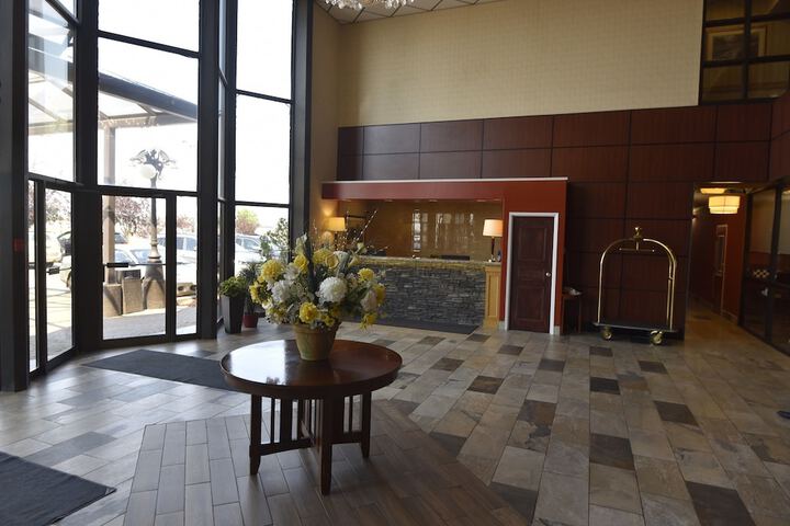Business Center 18 of 19