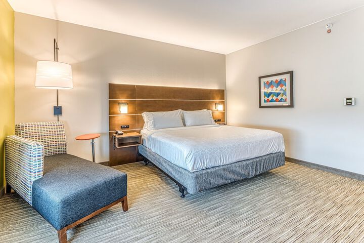 Room 34 of 53