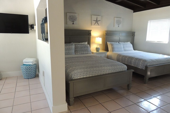 Room 72 of 82