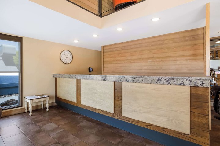 Hotel Interior 10 of 47