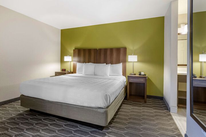 Room 17 of 41
