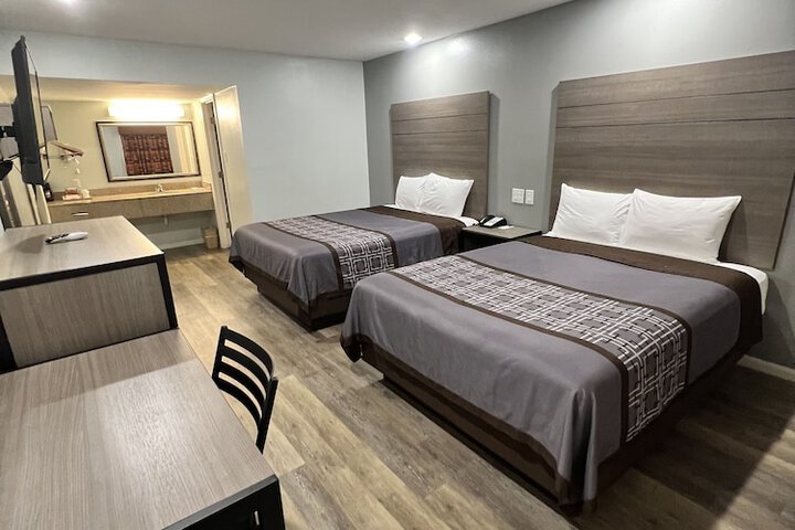 Room 52 of 70