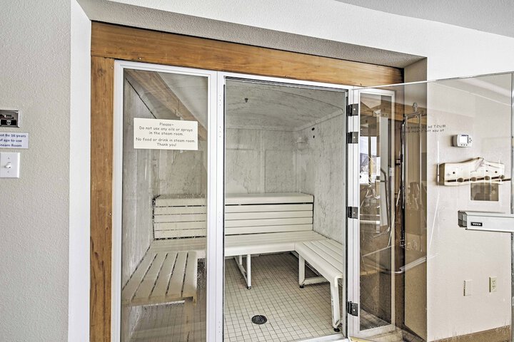 Luxe Fraser Condo: Community Pool and Hot Tub Open