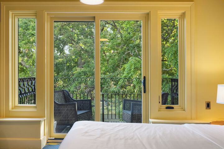 Room 8 of 22