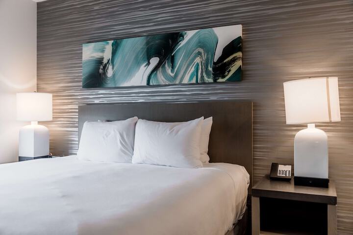 Hyatt House Winnipeg-South / Outlet Collection