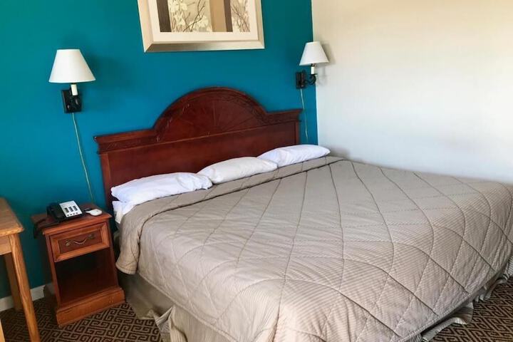 Room 14 of 18