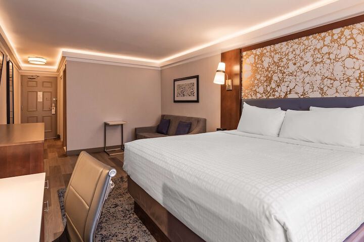 Room 7 of 26