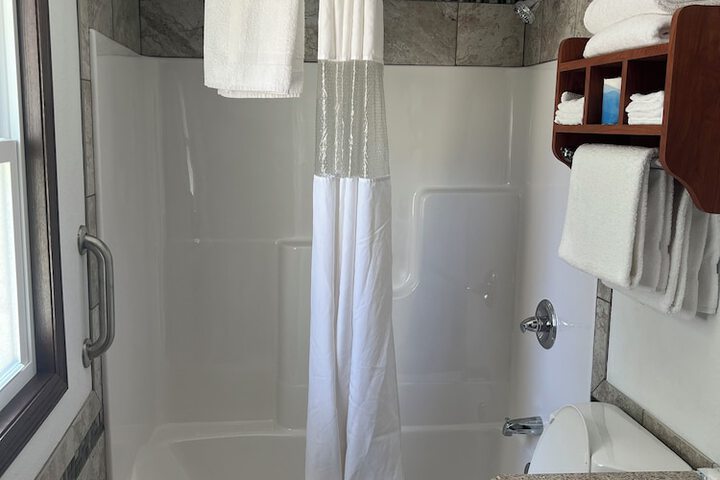 Room 353 of 443