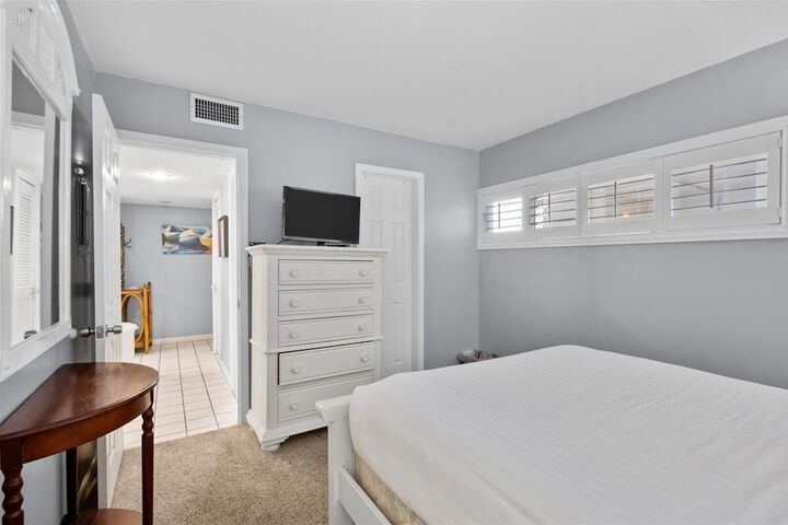 Room 10 of 24