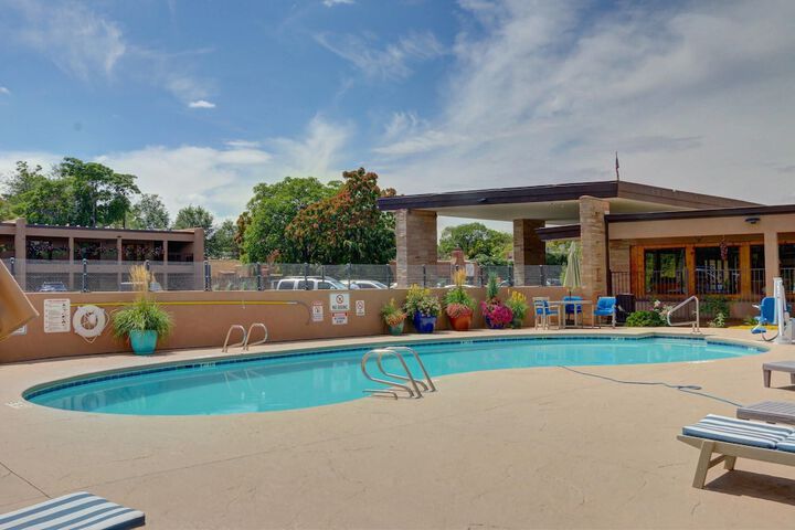 El Sendero Inn an Ascend Collection Hotel