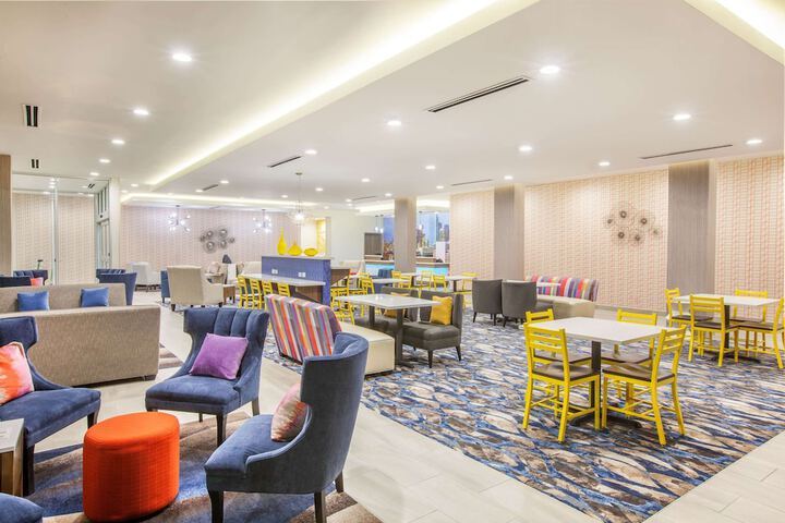 La Quinta Inn & Suites by Wyndham Dallas Duncanville