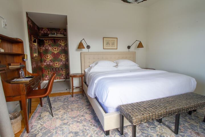 Room 35 of 41