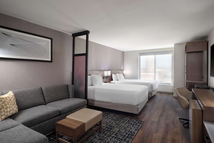 Room 17 of 39