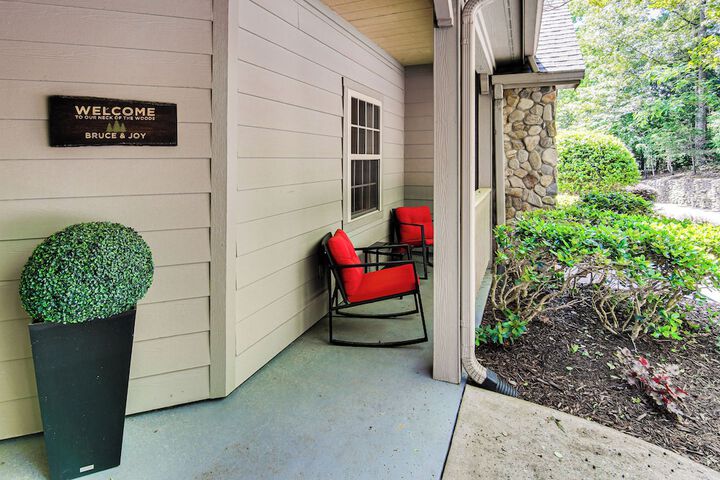 Indoor Pool & Golf Course Views: Lake Lure Condo!