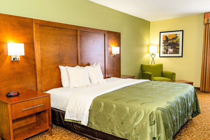 Room 18 of 28