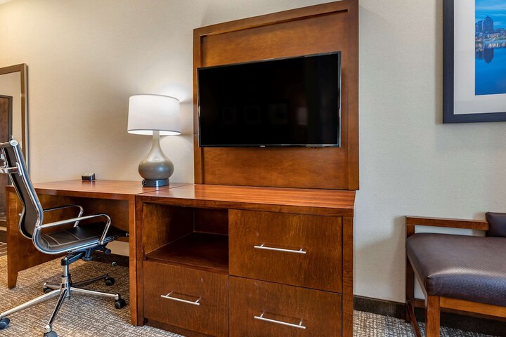 Room 15 of 32