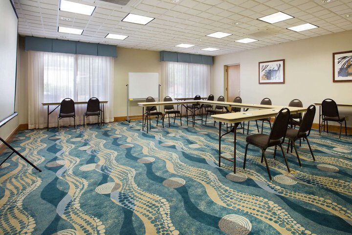 Wingate by Wyndham Raleigh South / Garner