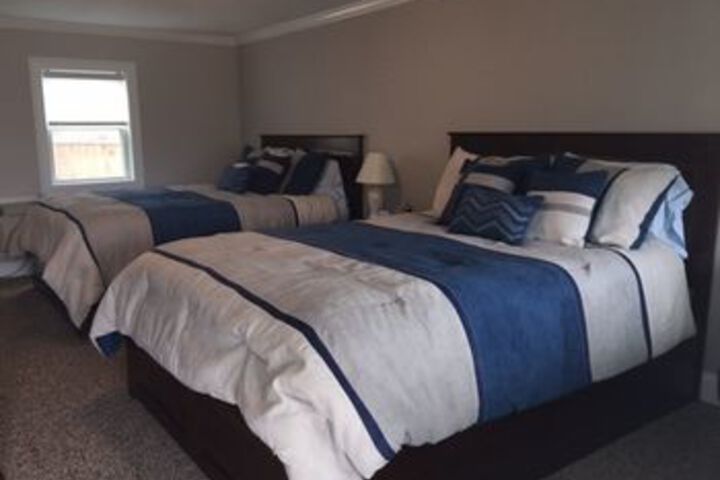 Sheas Riverside Inn & Motel