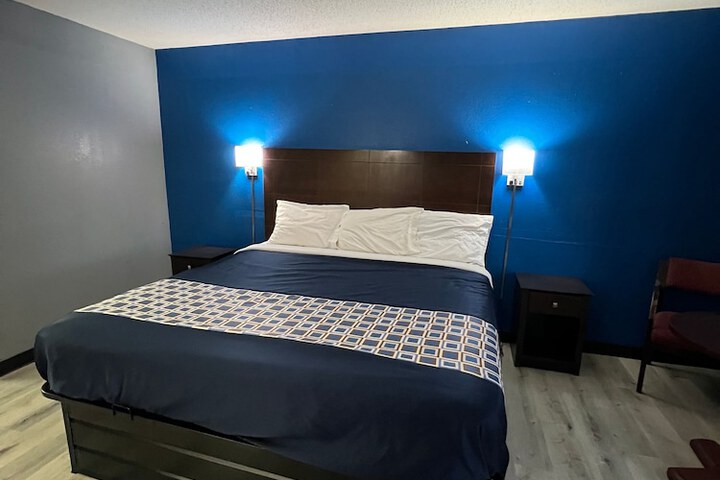 Room 13 of 41