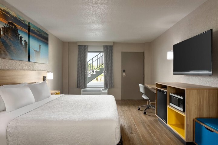 Days Inn by Wyndham Apopka / Orlando
