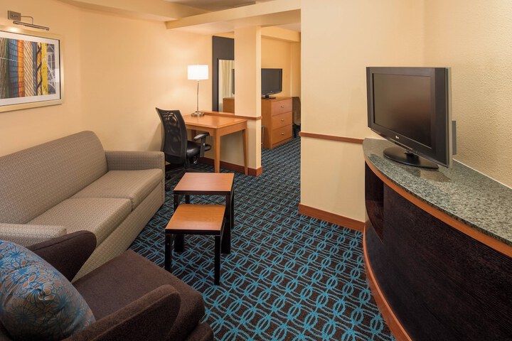 Room 9 of 18