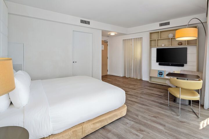 Room 70 of 112