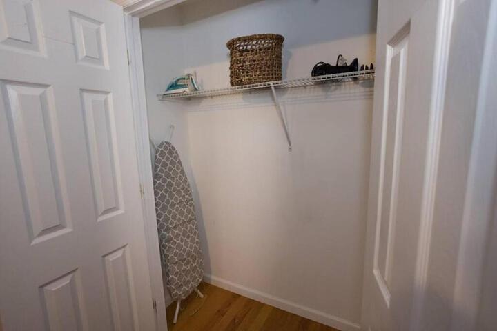 Family 3-bedroom home (2nd floor near EWR / Outlet)