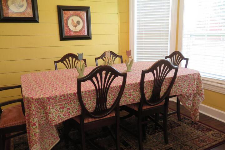 Yellow House B & B