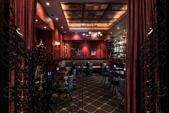 Lounge 29 of 37
