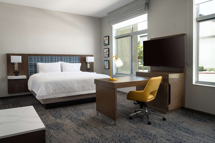 Room 27 of 35