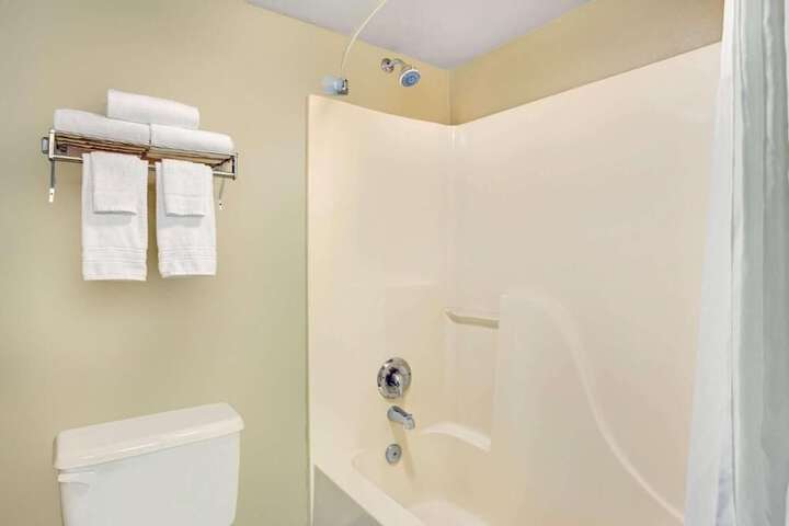 Room 9 of 25