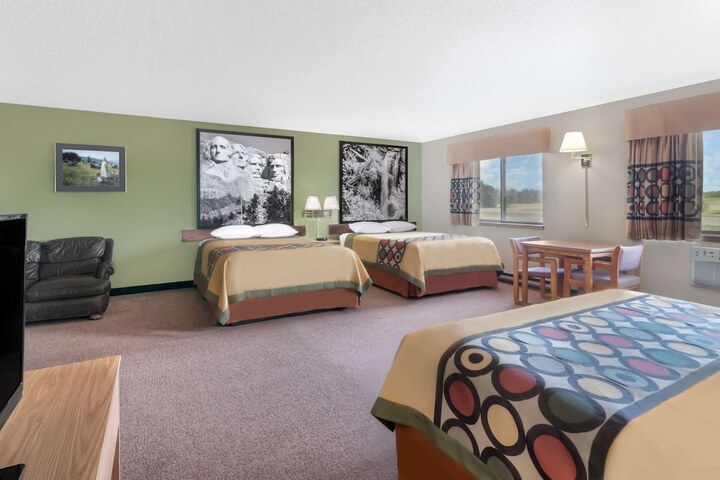 Room 7 of 15