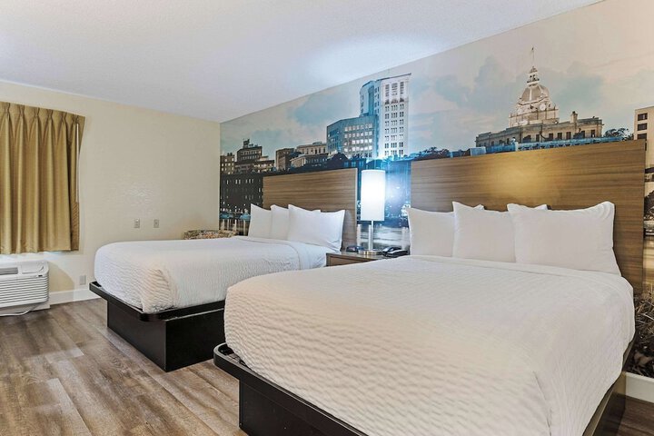 Room 12 of 29