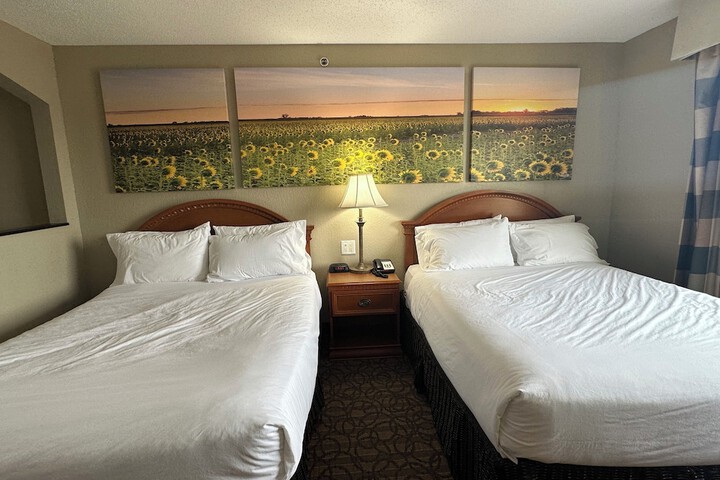 Room 8 of 12