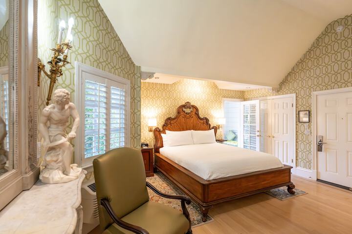 Room 98 of 165