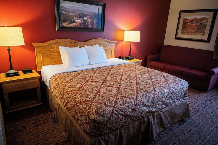 Savanna Inn & Suites