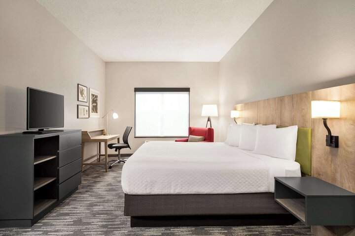 Room 10 of 17