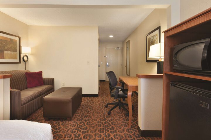 Room 10 of 24