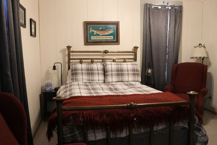 Room 5 of 9