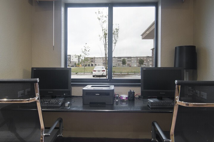 Business Center 67 of 72